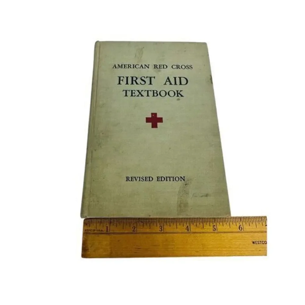 1945 American Red Cross First Aid Textbook & First-Aid Suggestion‎ Booklet VTG